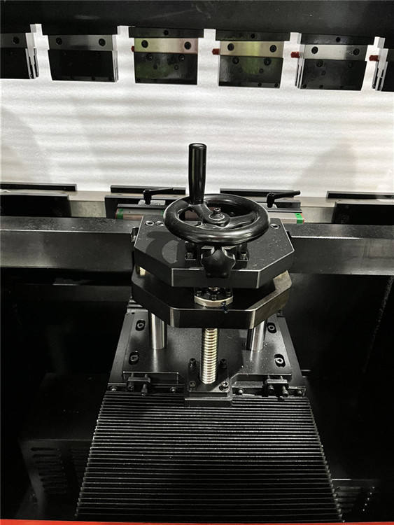 Aluminum Bus Car Process Panel Scroll Bending Machine CNC Control stainless steel sheet bending Press Brake machine